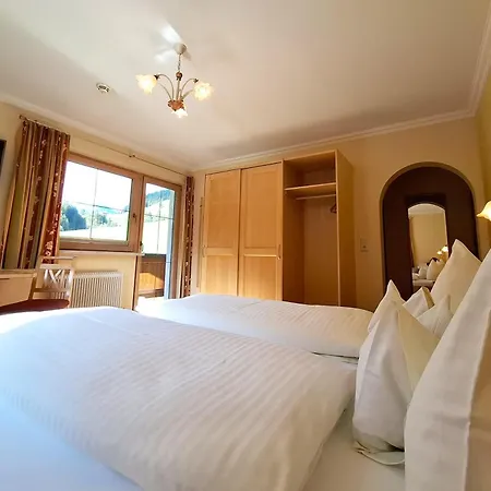 Haus Tirol Bed & Breakfast 4*
