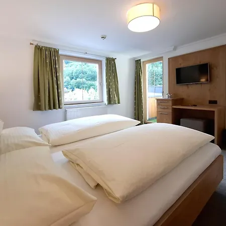 Haus Tirol Bed & Breakfast