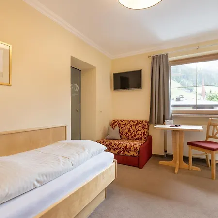 Haus Tirol Bed & Breakfast