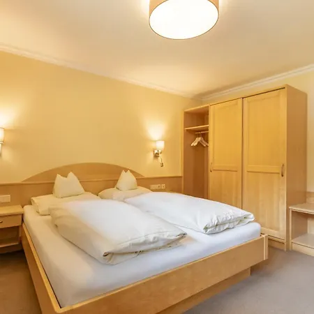 Haus Tirol Bed & Breakfast 3*