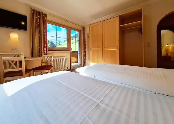 לינה וארוחת בוקר Haus Tirol טוקס