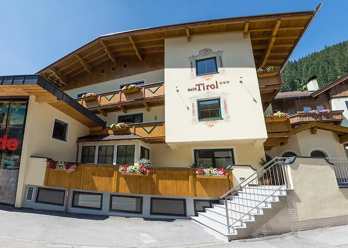 לינה וארוחת בוקר Haus Tirol 3*