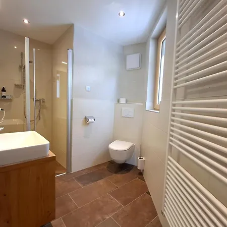 Haus Tirol Bed and Breakfast Tux