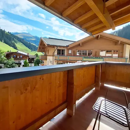 Bed and Breakfast Haus Tirol 3*