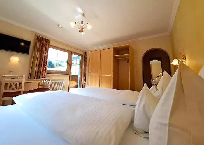 Haus Tirol Bed & Breakfast 3*